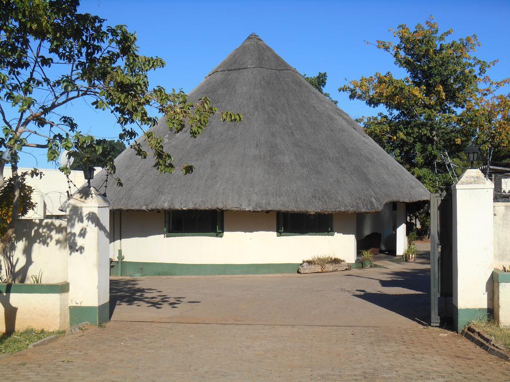 Victoria Falls Budget Hotel Eksteriør bilde